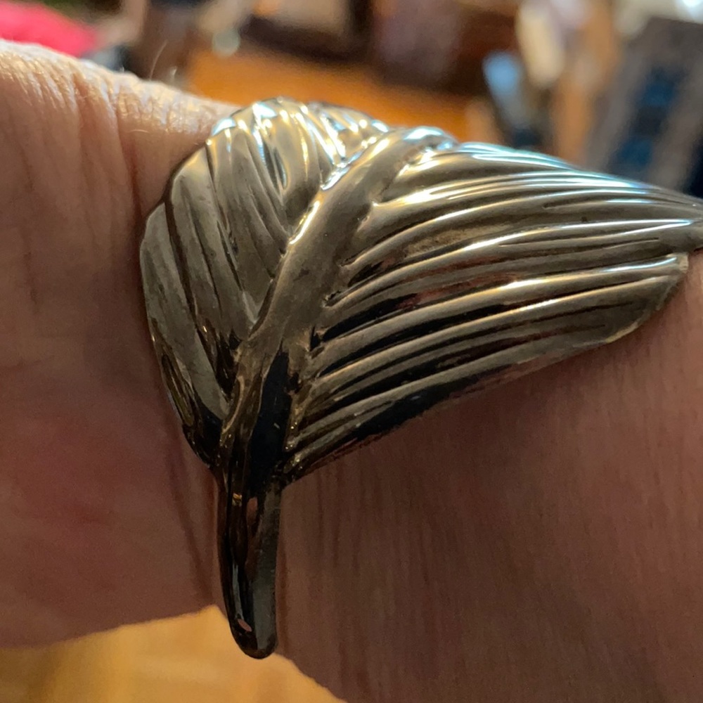 Nwot, very pretty black metal bangle.